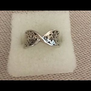 Lois Hill size 7 Sterling Silver